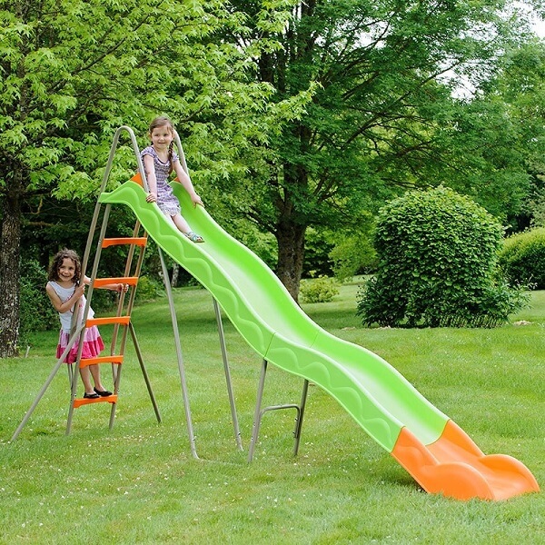Lợi ích và cách lựa chọn cầu trượt ngoài trời cho bé