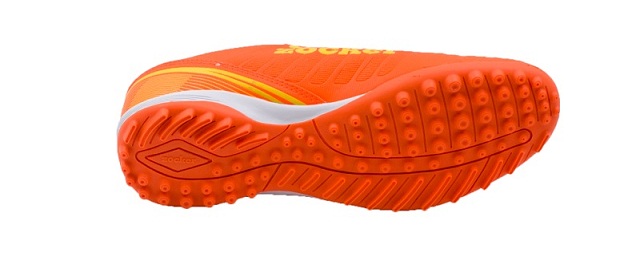 Cách cắt đinh giày đá bóng