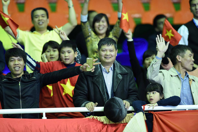  Nhiều CĐV không tin vào thắng lợi của các cầu thủ Việt Nam.